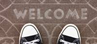 Treating new online shoppers like valued guests